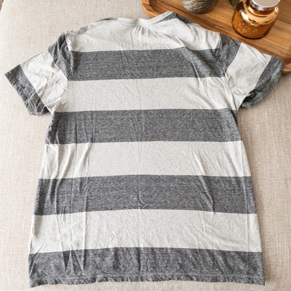 T-shirt - Picture 3 of 3